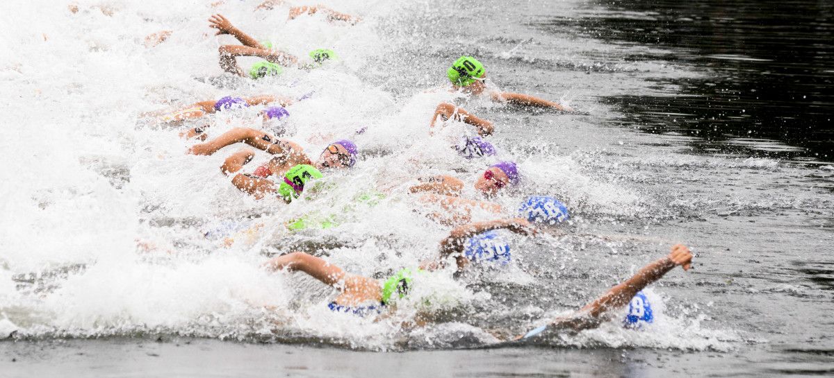 Carrera élite femenina en la Copa del Mundo de Triatlón de Pontevedra