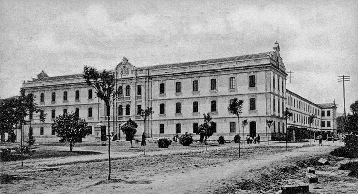 El antiguo cuartel de Sano Fernando, en una postal de 1910