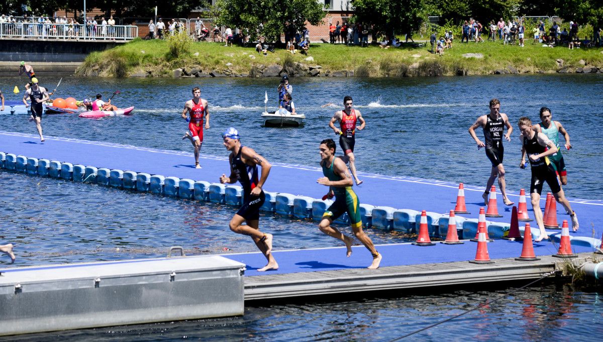 Carrera élite masculina en la Copa del Mundo de Triatlón de Pontevedra