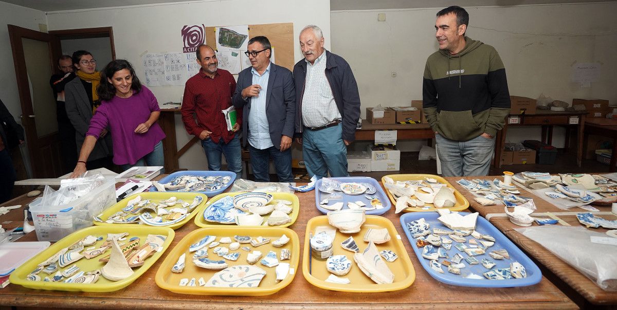 Visita a los hallazgos de las excavaciones arqueológicas en el convento de Santa Clara