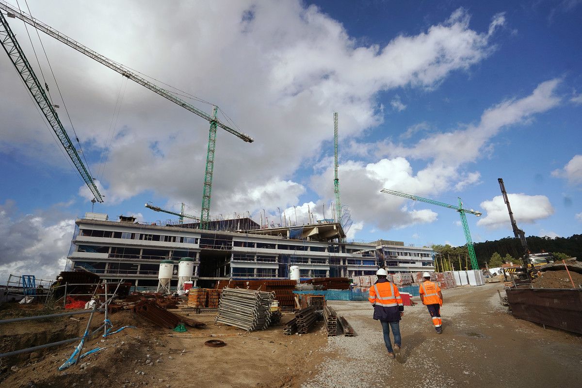 Visita a la primera fase de las obras del hospital Gran Montecelo