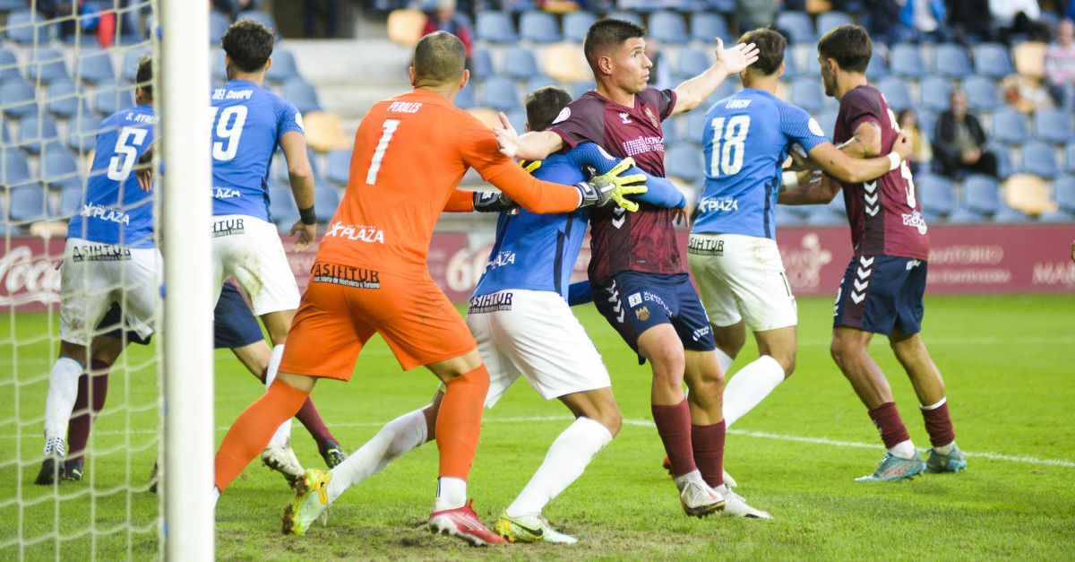 Partido de Primera RFEF entre Pontevedra CF y San Fernando CD en Pasarón