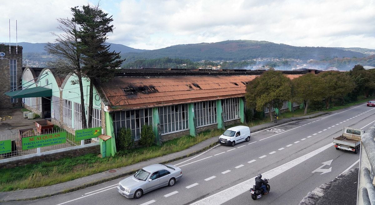 El día después del incendio de una de las naves de Pontesa