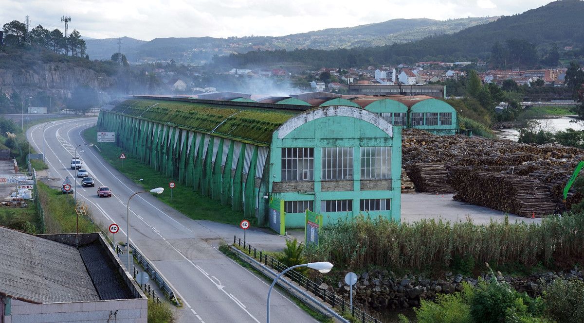 El día después del incendio de una de las naves de Pontesa