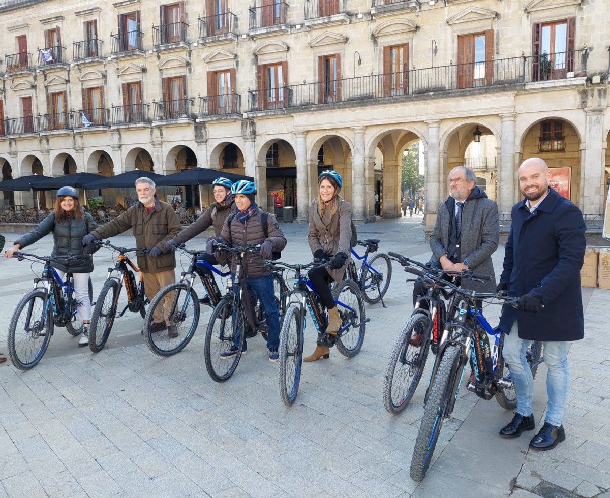 Visita de Iván Puentes y Yoya Blanco a Vitoria-Gasteiz