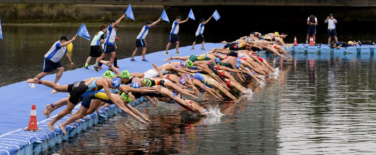 Carrera élite femenina de la Copa del Mundo de Triatlón en Pontevedra