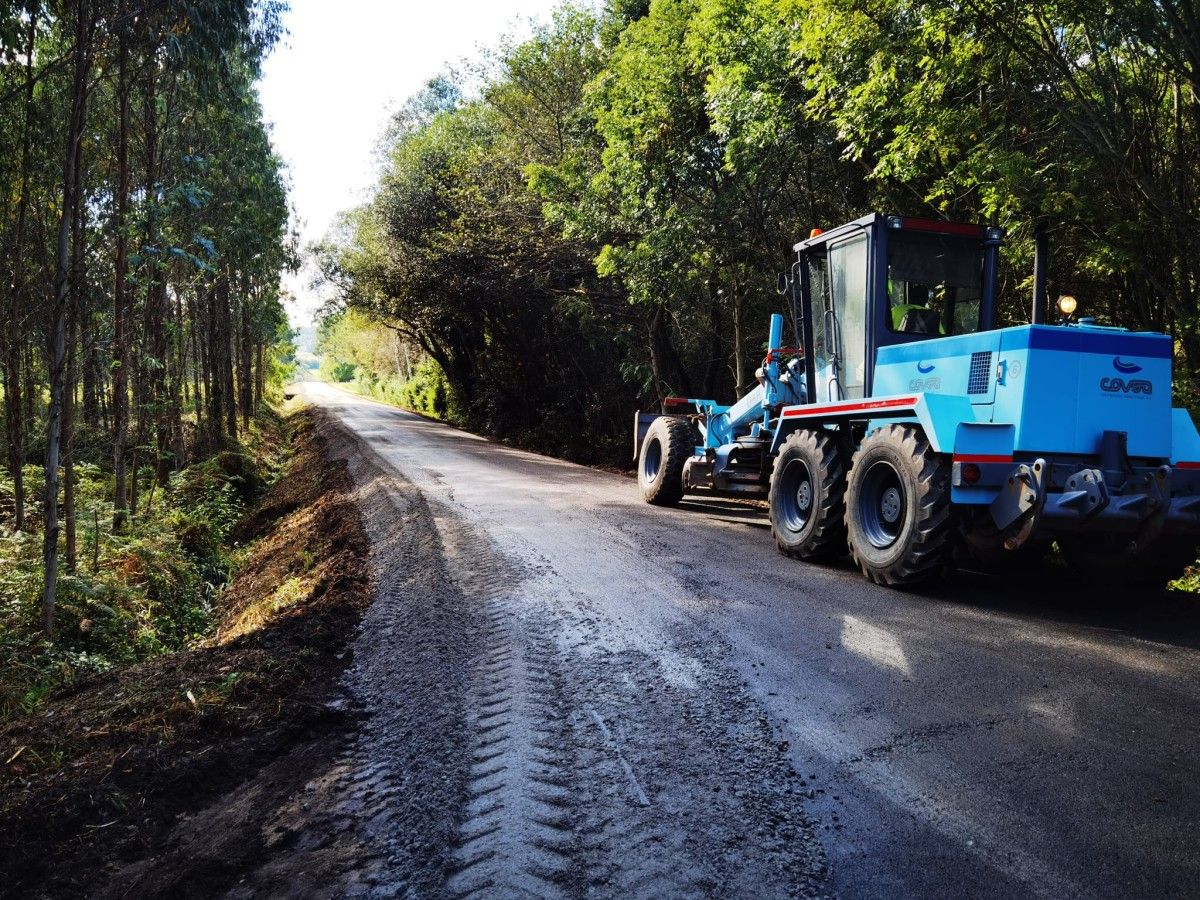 Arreglo de caminos en el rural de Cuntis