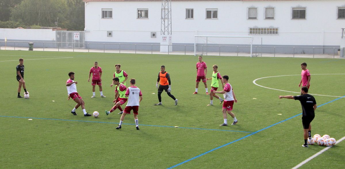 Entrenamiento del Pontevedra en Poio