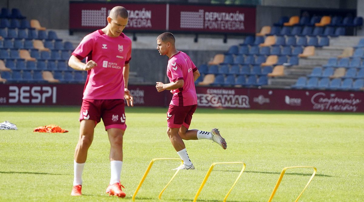 Rufo, en un entrenamiento del Pontevedra en Pasarón