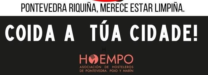 Hoempo distribuye carteles para evitar que la ciudadanía orine en las calles