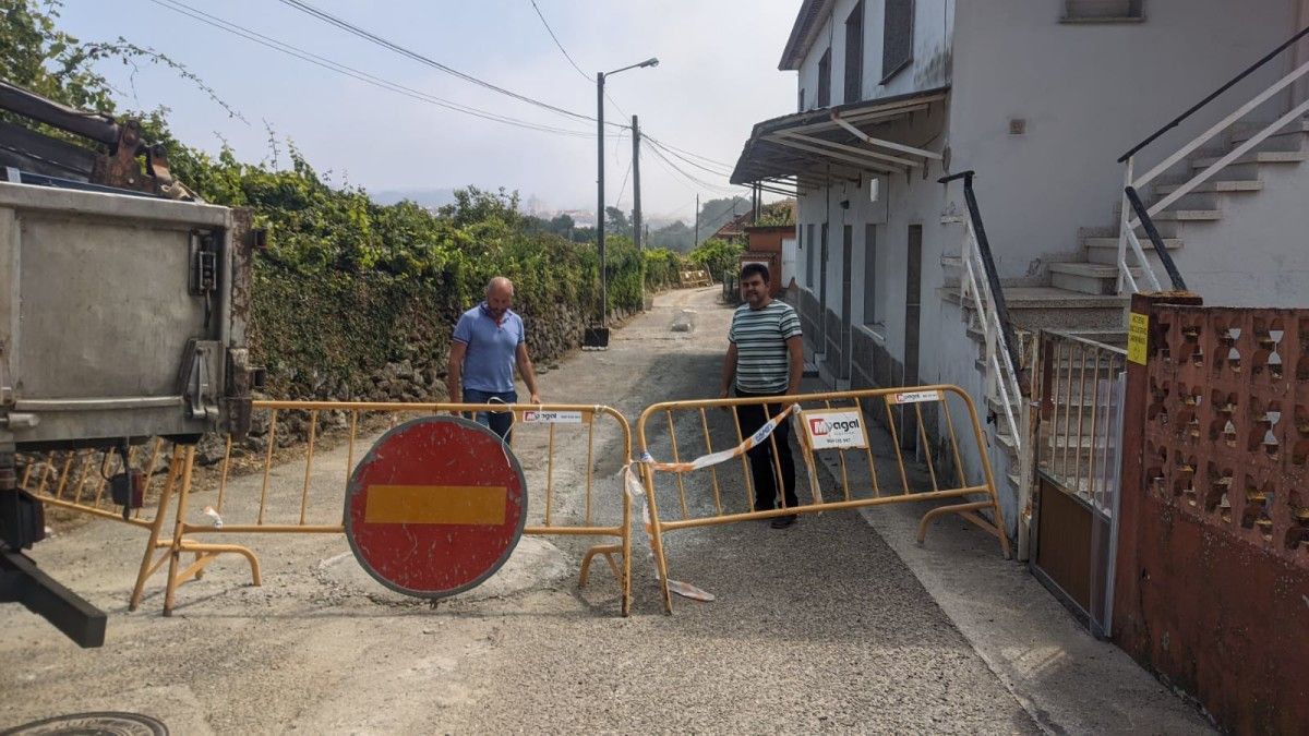 Gregorio Agís visita las obras en Saíñas