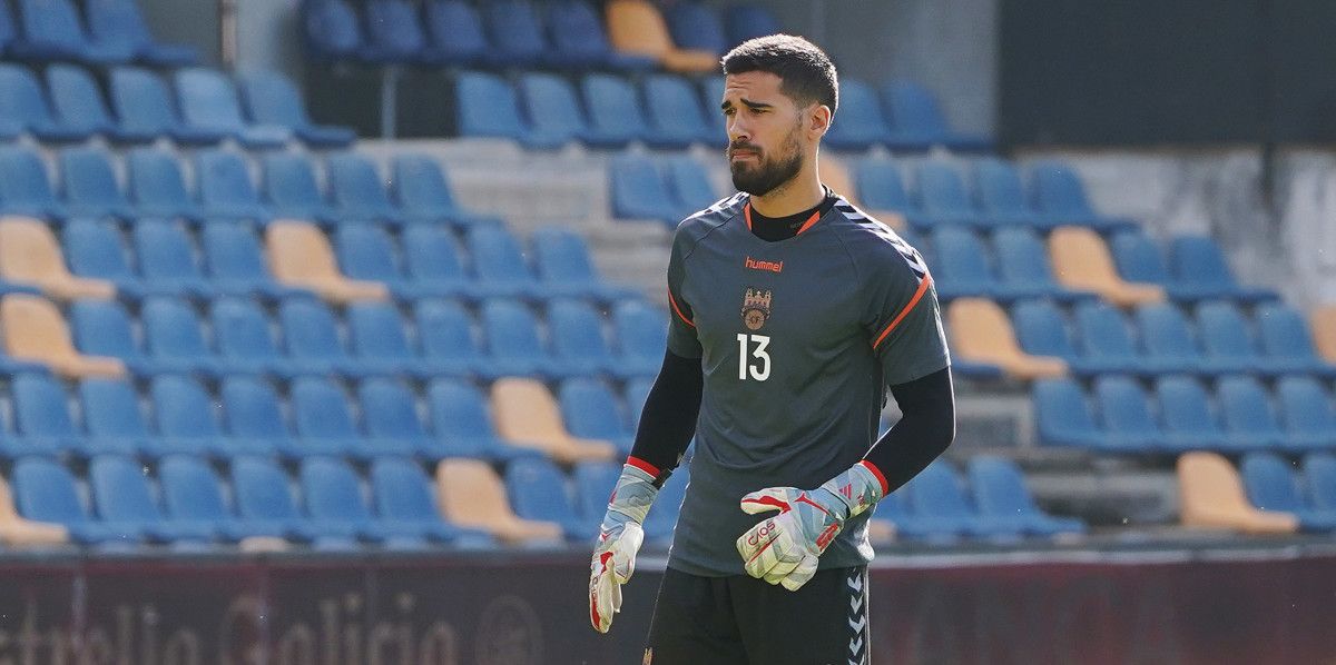 Pablo Cacharrón, en un entrenamiento del Pontevedra en Pasarón