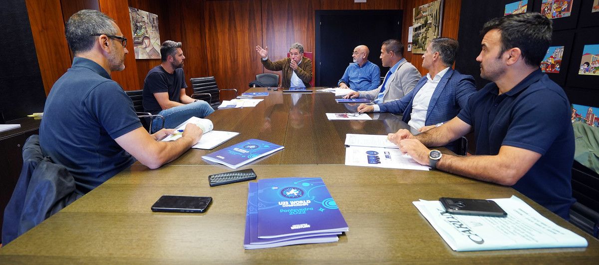 Reunión del comité organizador de los mundiales de luchas olímpicas e Grappling en el Concello de Pontevedra