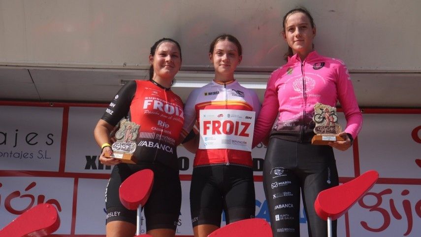 Uxía Soto, Aroa Otero y María Filgueiras en la Copa de España de Ciclocross en Gijón