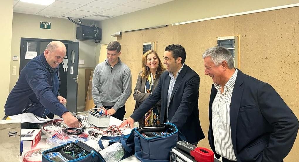 El delegado territorial de la Xunta, Luis López, presentó los cursos AFD para Pontevedra