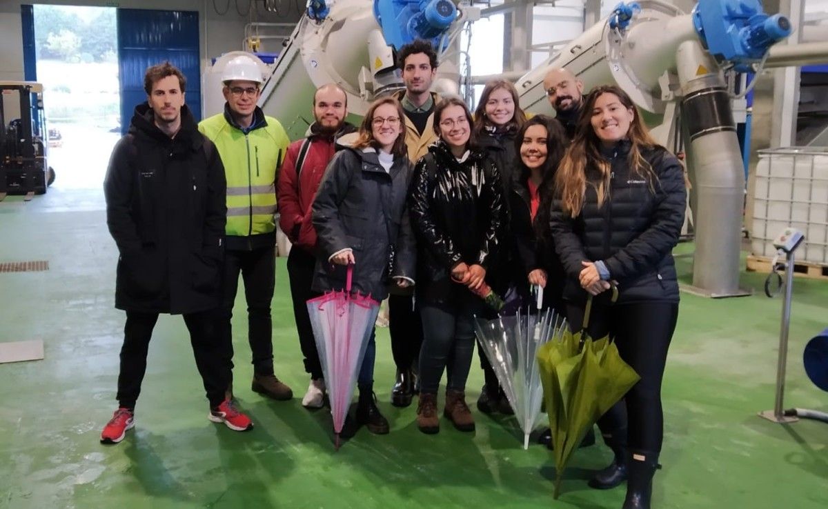 Alumnos de la USC visita la depuradora de Os Praceres