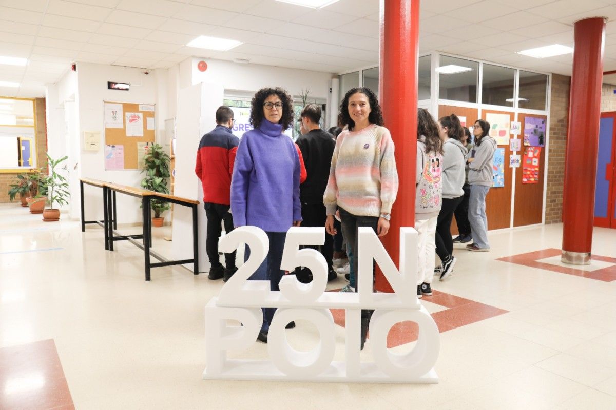 La campaña del 25N del Concello de Poio llega al instituto