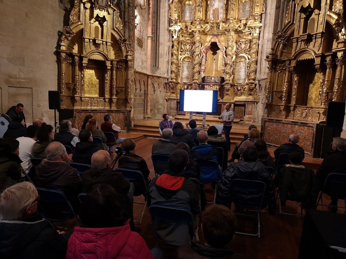 Conferencia en la iglesia de Santa Clara