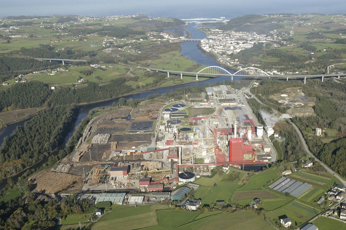 Fábrica de ENCE en Navia, Asturias