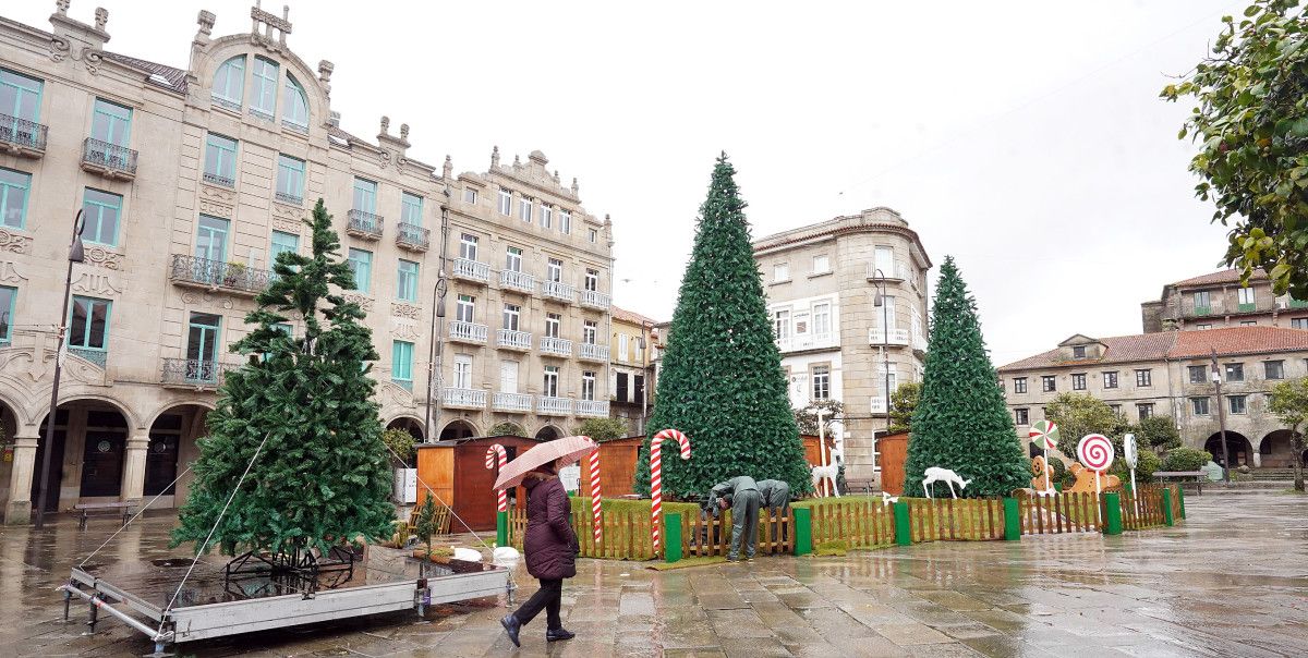 Montaje del poblado navideño en A Ferrería