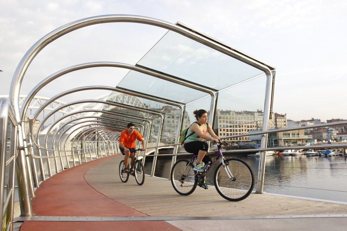 Carril bici en el Puente de las Corrientes