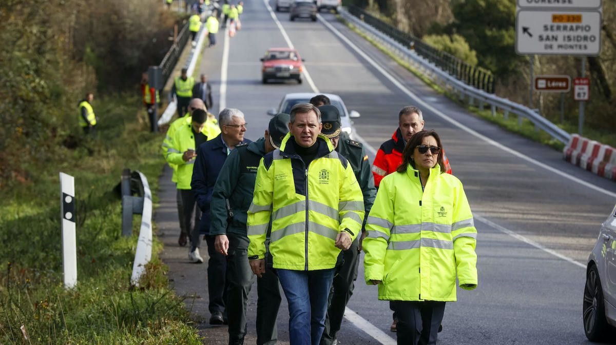 José Miñones e Maica Larriba, á súa chegada á ponte de Pedre