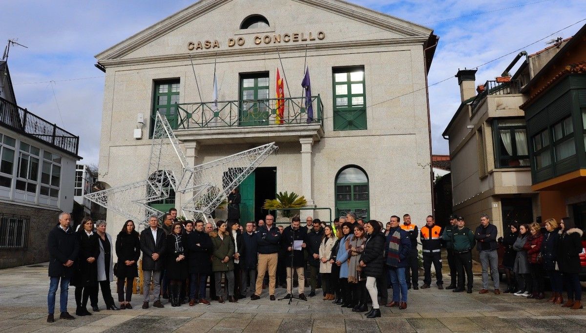 Concentración en Cerdedo en memoria de las víctimas del accidente de autobús