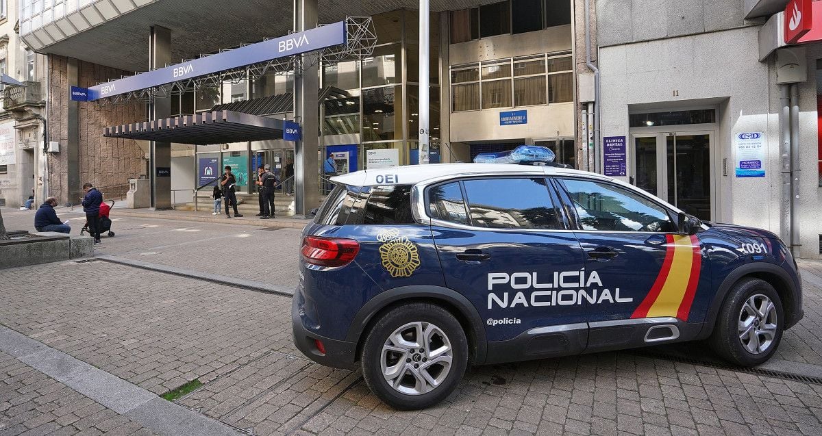 Axentes da Policía Nacional 