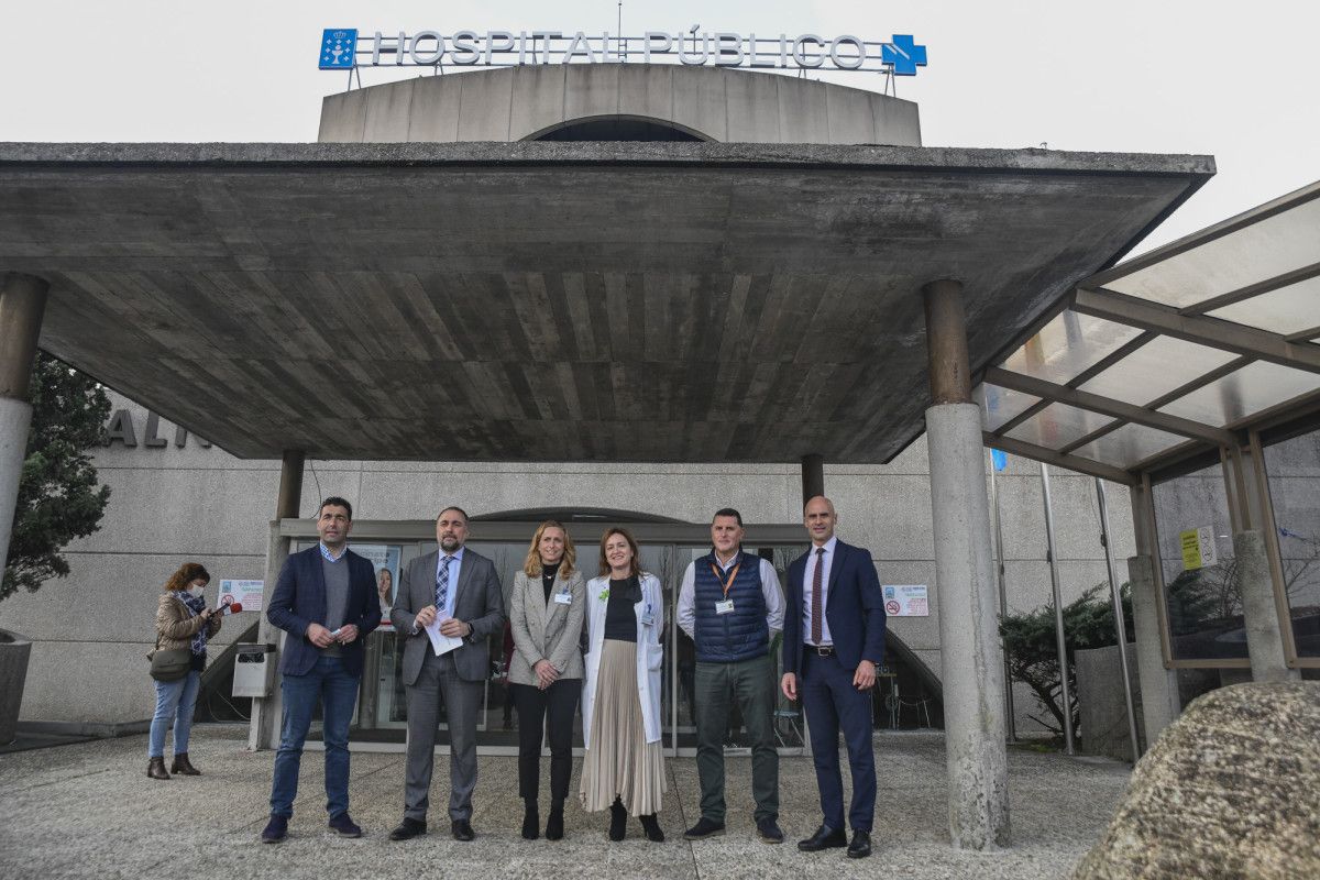 Visita de Julio García Comesaña al Hospital do Salnés