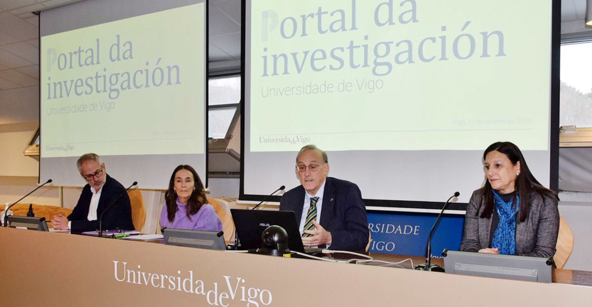 Gerardo Marraud, Sonsoles Pousa, Manuel Reigosa y Belén Rubio durante la presentación del Portal da Investigación