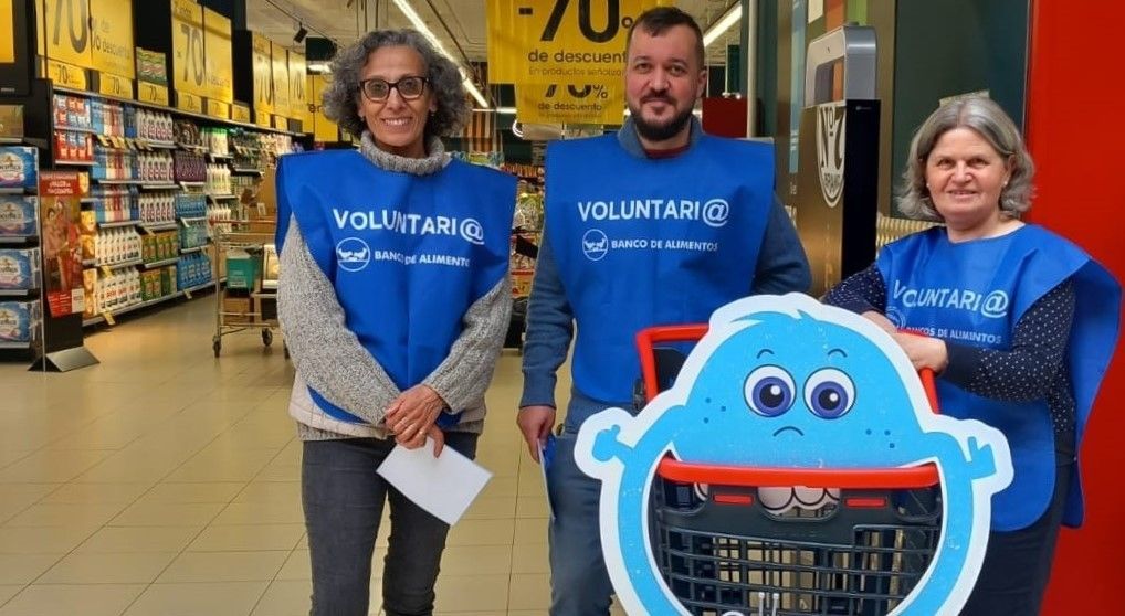 Voluntarios de la campaña Zampakilos Solidario