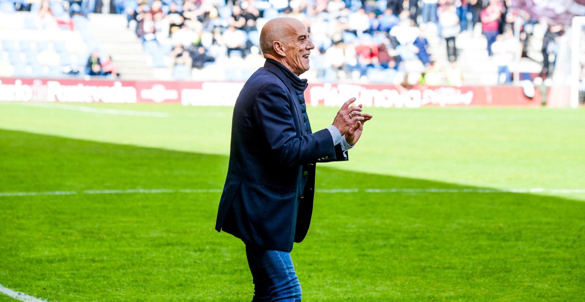 Juan Antonio Señor, en el partido de Primera RFEF entre Pontevedra CF - Linares en Pasarón