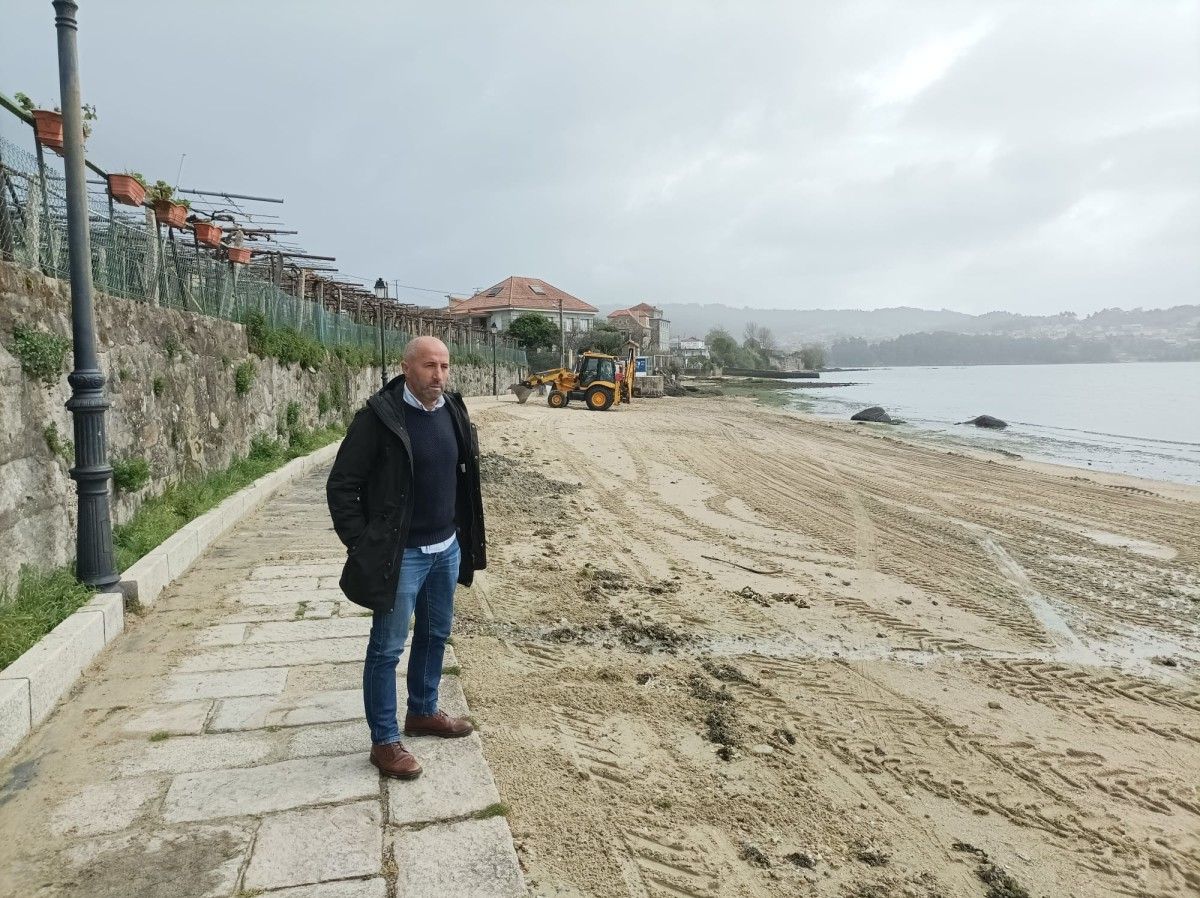 Puesta a punto de playas del municipio de Poio