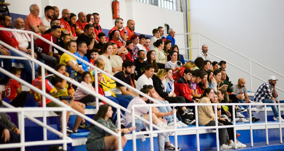 Partido de liga entre Poio Pescamar y Sala Zaragoza en A Seca