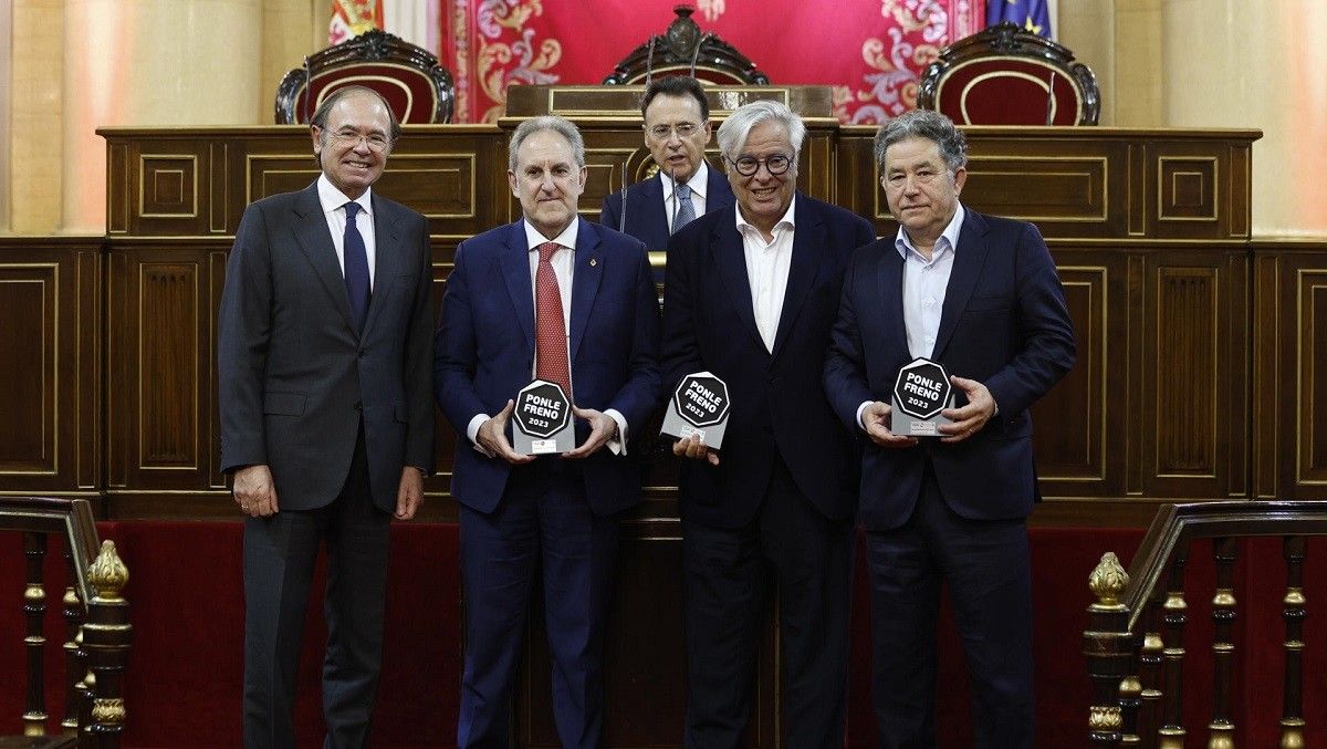 Entrega del premio Ponle Freno al alcalde de Pontevedra