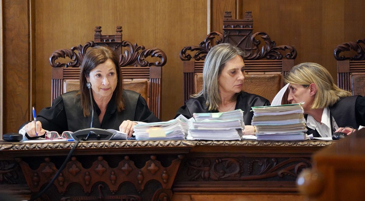 Tribunal da sección cuarta da Audiencia de Pontevedra