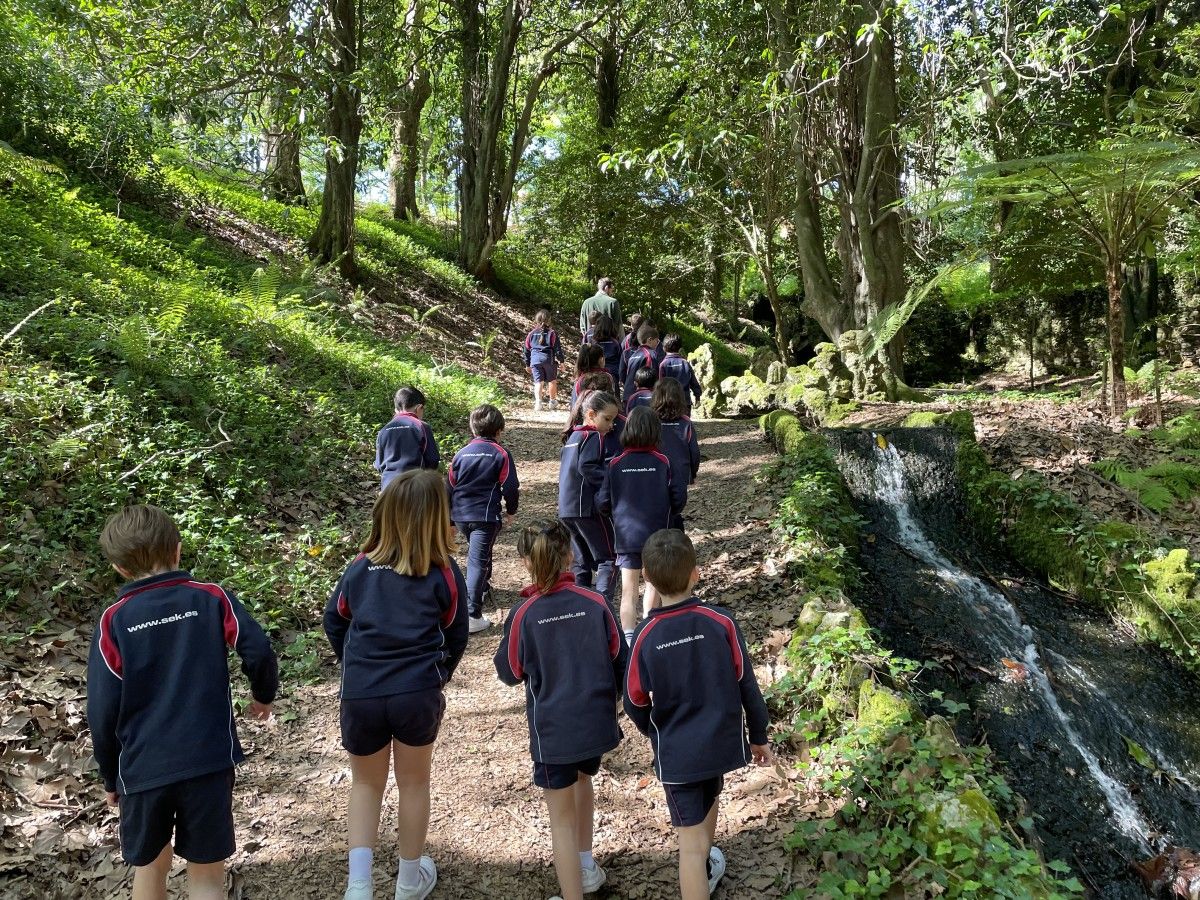 Visita escolar al Centro de Investigación Forestal de Lourizán