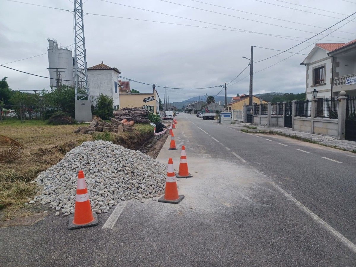 Construcción de cunetas transitables en Portas