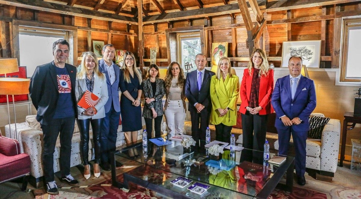 Participantes en el foro sobre movilidad organizado por la Fundación Pons en Madrid