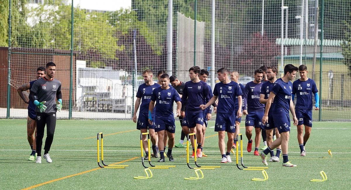 Entrenamiento del Pontevedra 22-23 en A Xunqueira