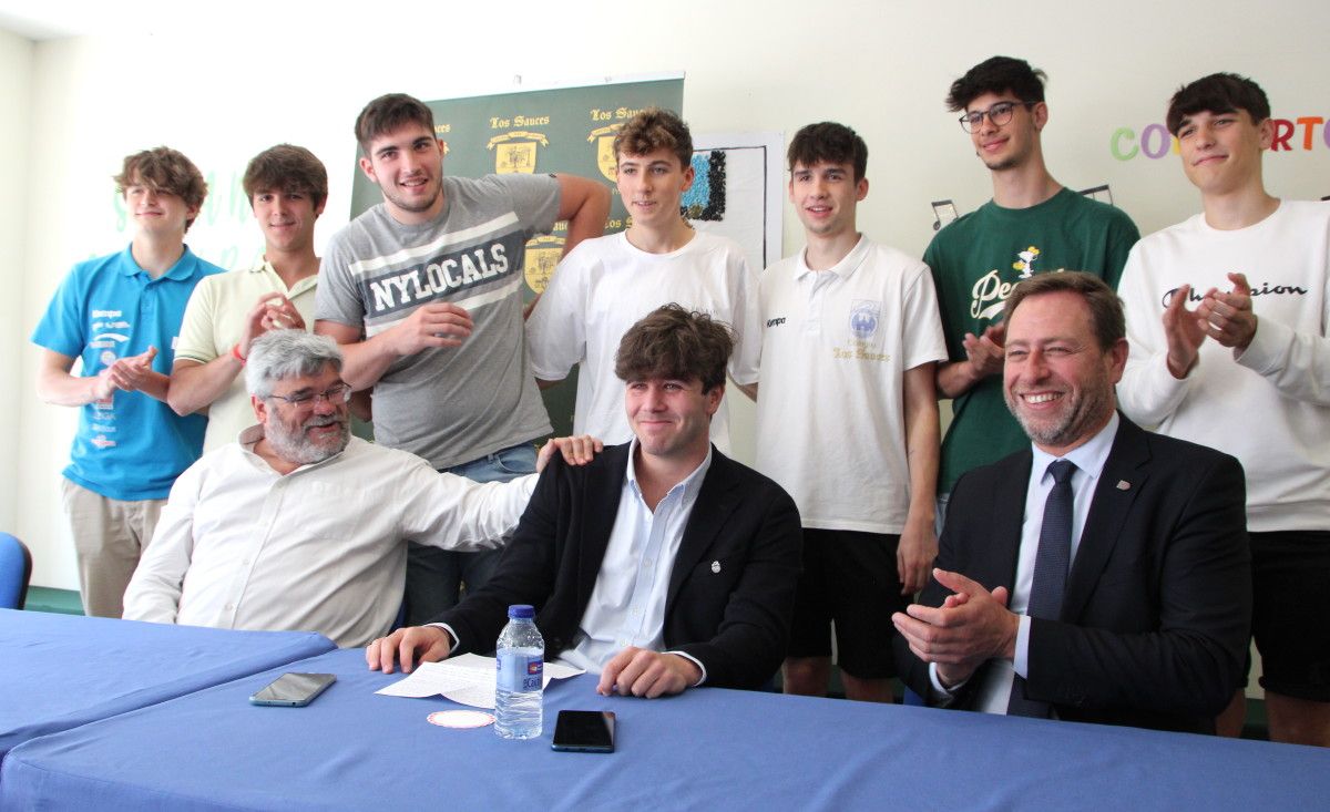 Acto de despedida de Carlos Álvarez como jugador del Cisne