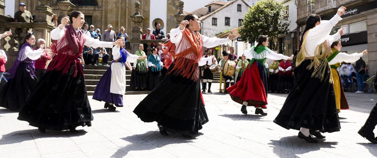 Palillada en la calle como acto previo al Día de la Muiñeira