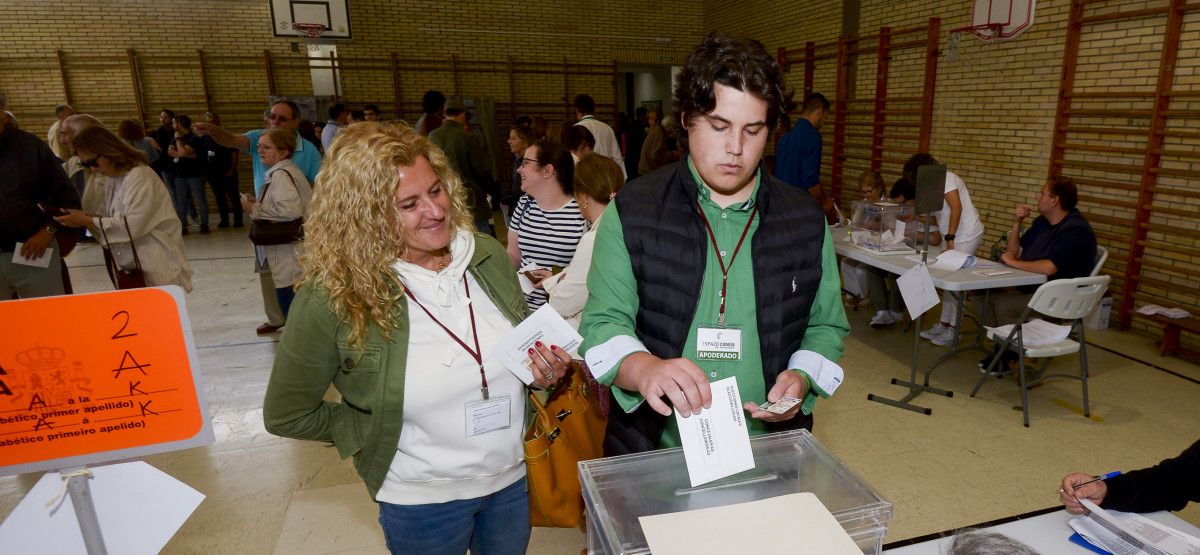 María Rey votando en las elecciones municipales del 28M 