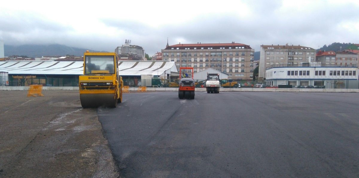 Obras de pavimentado en el Puerto de Marín