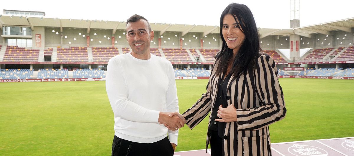 Presentación de Yago Iglesias como entrenador del Pontevedra Club de Fútbol