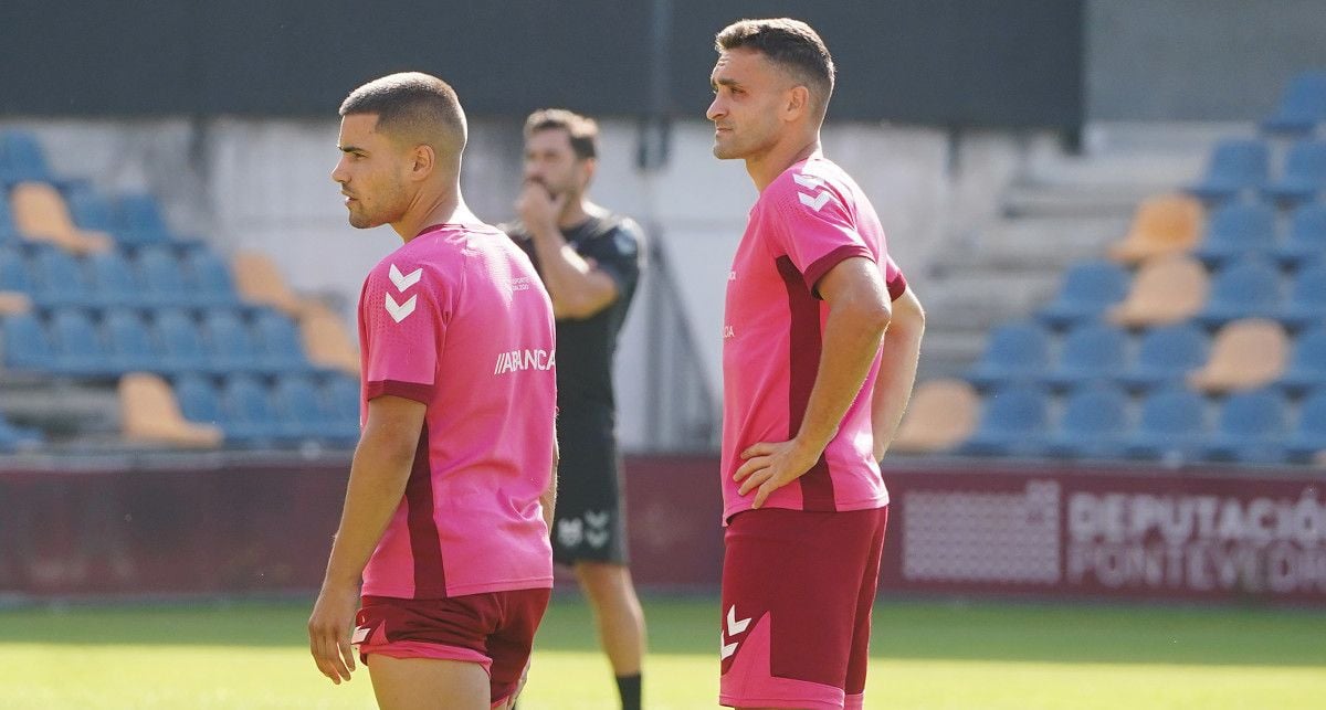 Ángel Bastos y Churre, en un entrenamiento del Pontevedra en Pasarón