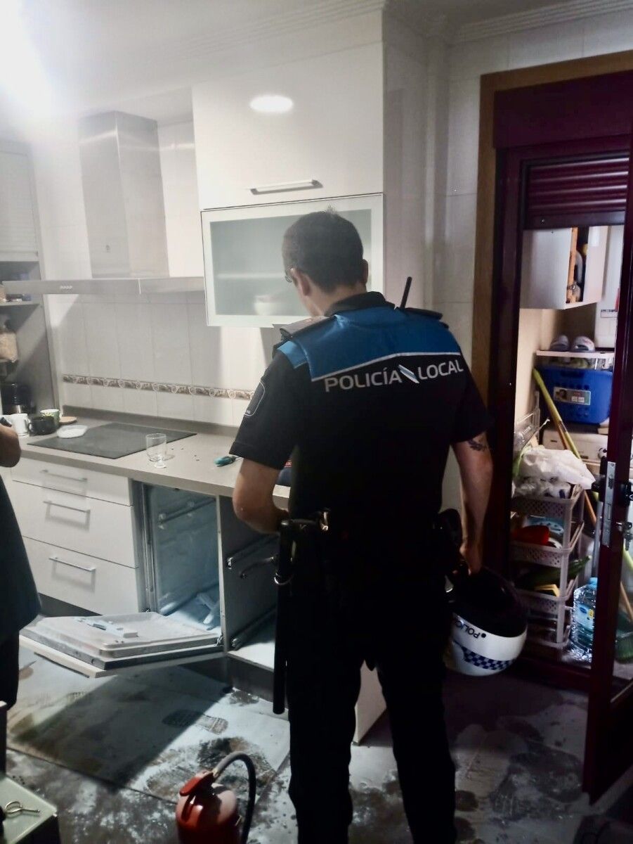 Intervención de la Policía Local en la vivienda afectada