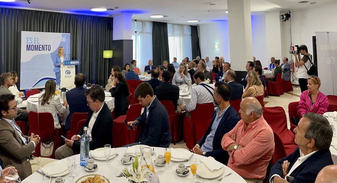 Desayuno de Ana Pastor con empresarios de Pontevedra