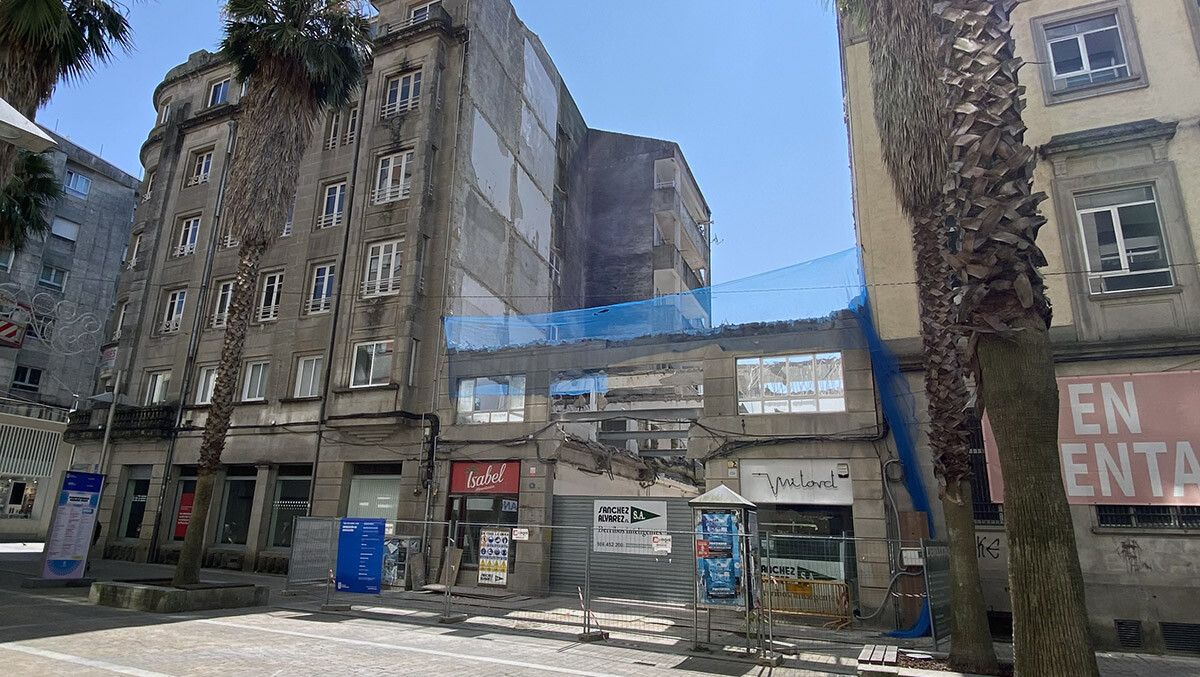 Edificios que ocupará a nova macrotenda de Zara en Pontevedra