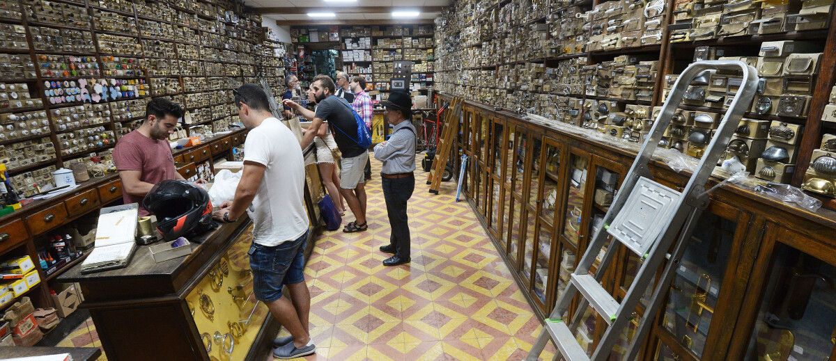 Ferretería Gallega, en la calle Real 30, Pontevedra